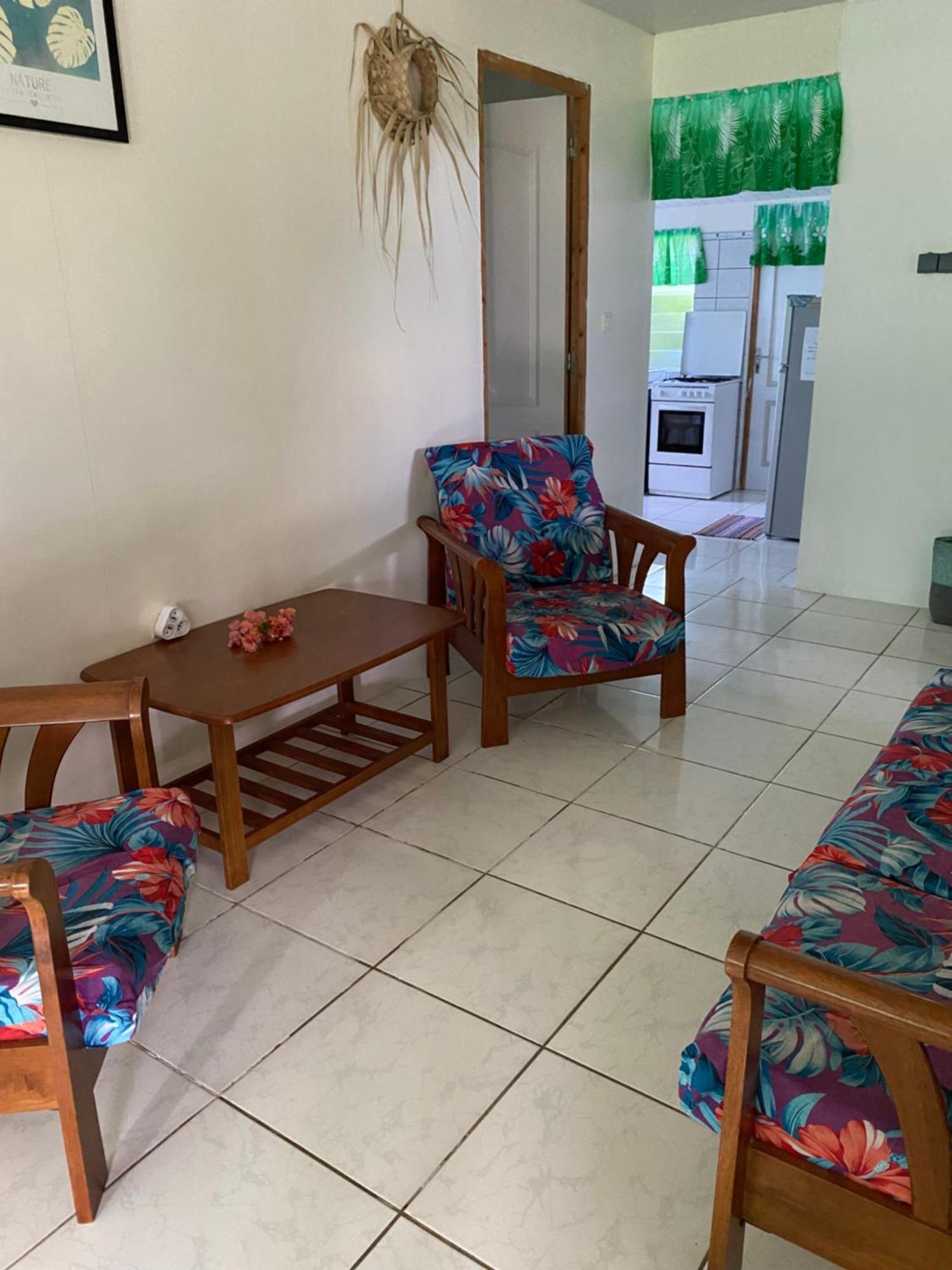 Chez Taia Et Vero Tiputa Bagian luar foto
